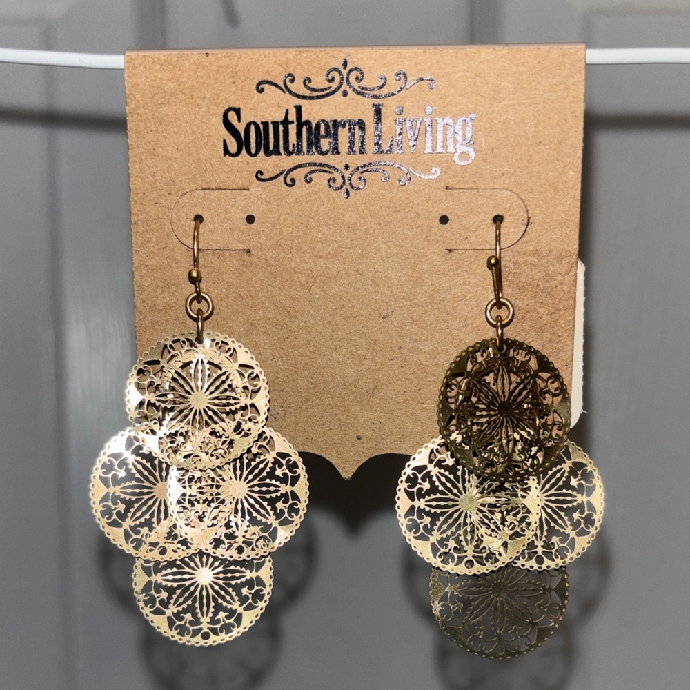 Southern Living Intricate Gold Disc Earrings Light Weight New